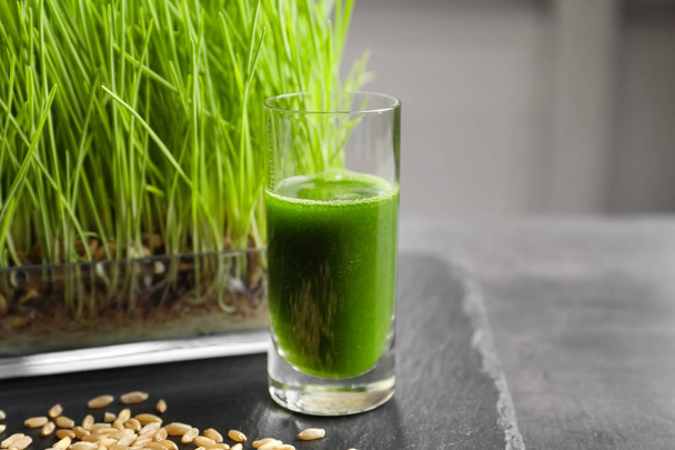 healthy wheat grass juice - Fotoğraf, Görsel