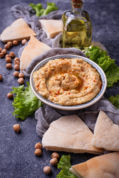 Hummus és a Pita kenyér - Fotó, kép