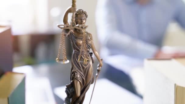 The Statue of Justice in office - Felvétel, videó