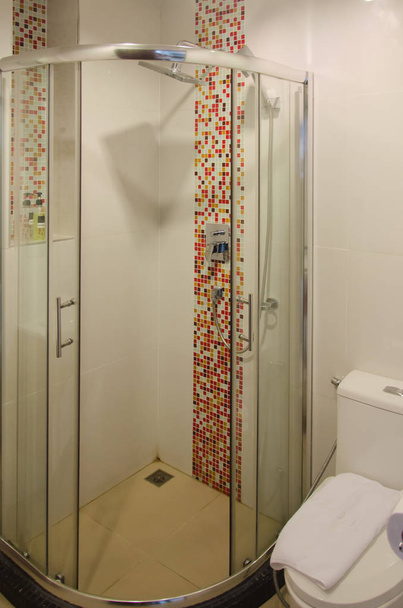 Salle de douche en verre
 - Photo, image