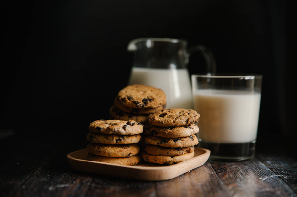 chocolate cookies and milk - Fotografie, Obrázek