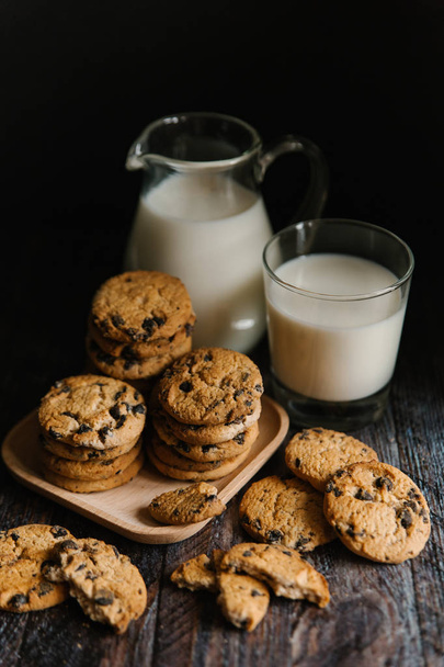 chocolate cookies and milk - 写真・画像