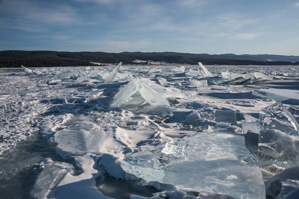 zamrzlá řeka v zimě - Fotografie, Obrázek