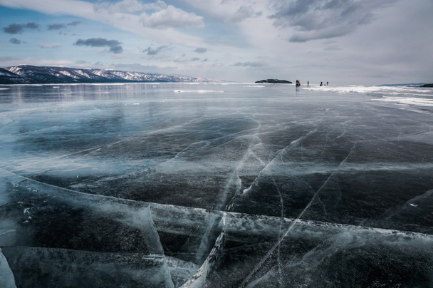 замерзшая река и горы
 - Фото, изображение