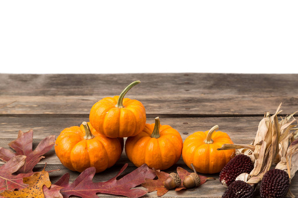 Осенний деревенский фон
  - Фото, изображение