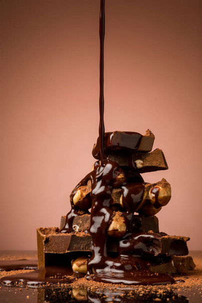 Pile of broken chocolate - Fotoğraf, Görsel