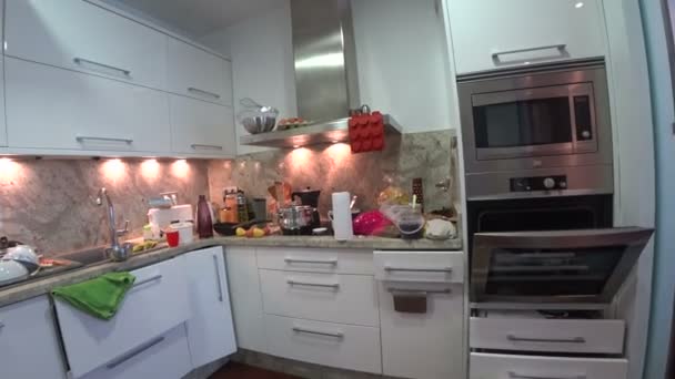 Piszkos és rendetlen konyha 3 - Felvétel, videó
