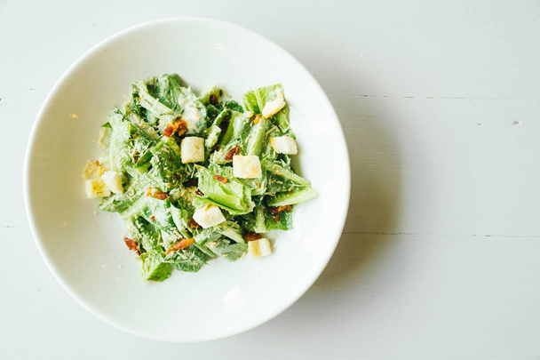 Salade de césar grillée
 - Photo, image