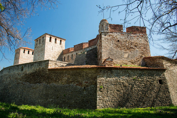 Baba Vida - παλιό μεσαιωνικό φρούριο στο Βιντίν, στη βορειοδυτική Βουλγαρία. Ταξίδια στη Βουλγαρία έννοια. - Φωτογραφία, εικόνα