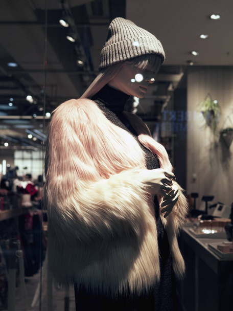 Female mannequin, shopping, sale - Photo, image