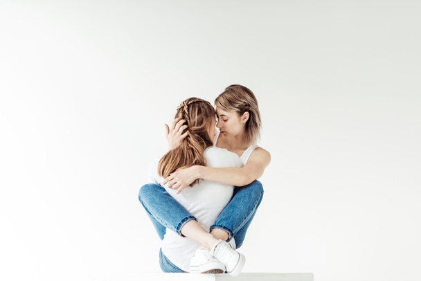 girlfriends hugging each other - Foto, afbeelding