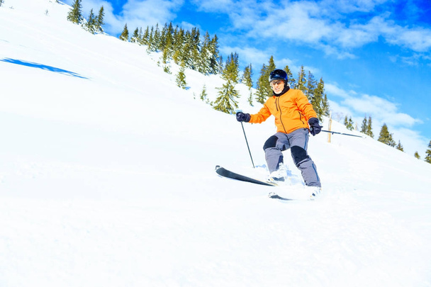 Senior Man Skiing - Foto, Imagen