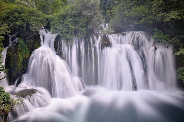 Vízesés Una-folyón Martin brod, Bosznia és Hercegovina - Fotó, kép