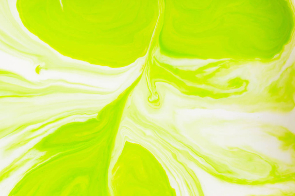 Abstrakteja värejä, taustoja ja kuvioita. Elintarvikkeiden väritys maidossa
 - Valokuva, kuva