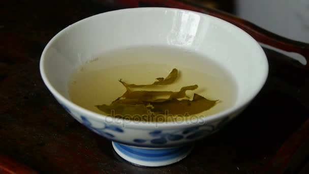 Dumanı tüten tea.china,japan,water,steaming bir kâse. - Video, Çekim