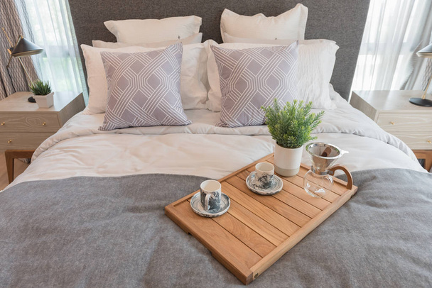 Luxus-Schlafzimmer-Stil mit Kissen - Foto, Bild