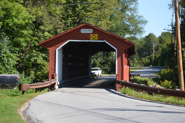 červená krytý most ve Vermontu - Fotografie, Obrázek