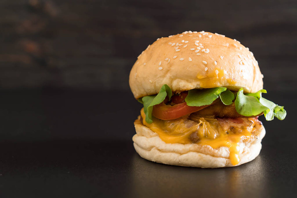 Close-up of home made fresh tasty burger  - Фото, изображение