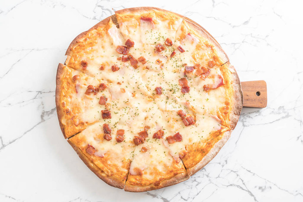 bacon and cheese pizza - Foto, Imagen