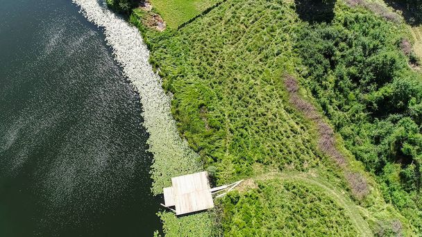 ドゥルミトル山湖の空中写真 - 写真・画像
