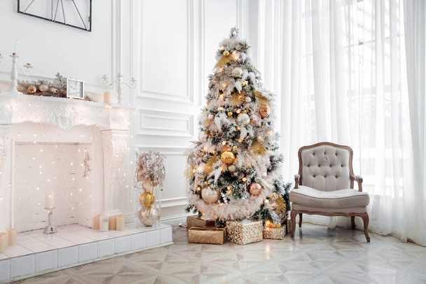 Klasický bílý vánoční interiér - Fotografie, Obrázek