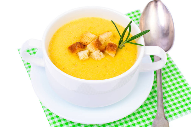 Νόστιμη κολοκύθα πουρέ σούπα στο σουπιέρα σούπα λευκό - Φωτογραφία, εικόνα