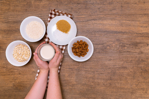 Plant alternative milk recipe: almond, oat, rice - Foto, Imagem