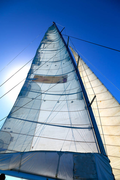  koncepcja nawigacji i prędkości wiatru z żeglarstwem - Zdjęcie, obraz