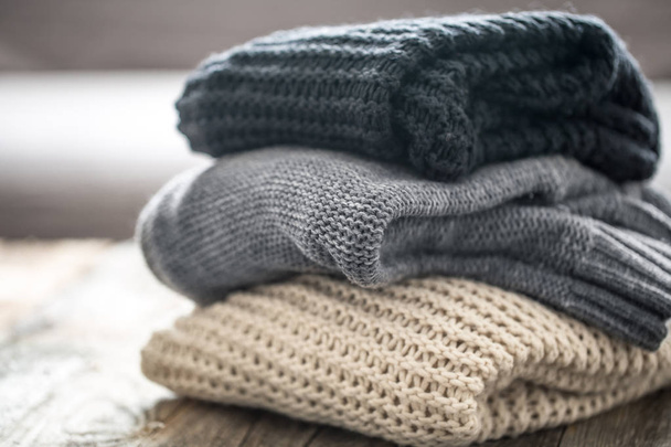 Hromada útulných pletených svetrů - Fotografie, Obrázek