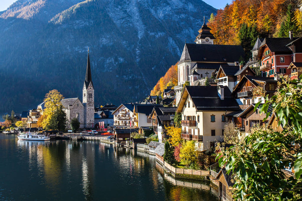 Historische dorp in herfst - Hallstatt, Oostenrijk - Foto, afbeelding