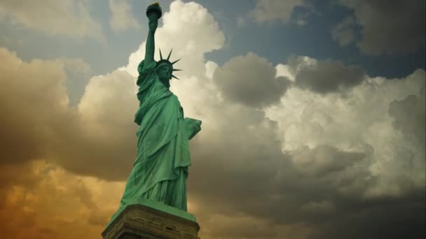 Socha svobody, s mraky a efekty v New Yorku, ultra hd 4k, časová prodleva - Záběry, video
