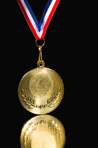 Μετάλλια στο μαύρο υπόβαθρο  - Φωτογραφία, εικόνα