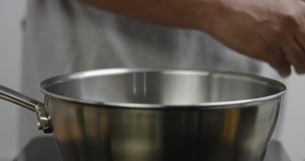 Spagetti kaynama Şef siyah, yakın çekim - Video, Çekim