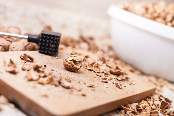 Shelling walnuts - Photo, Image