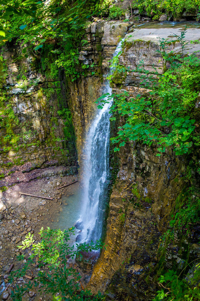Фото высокого водопада в Карпатах
 - Фото, изображение