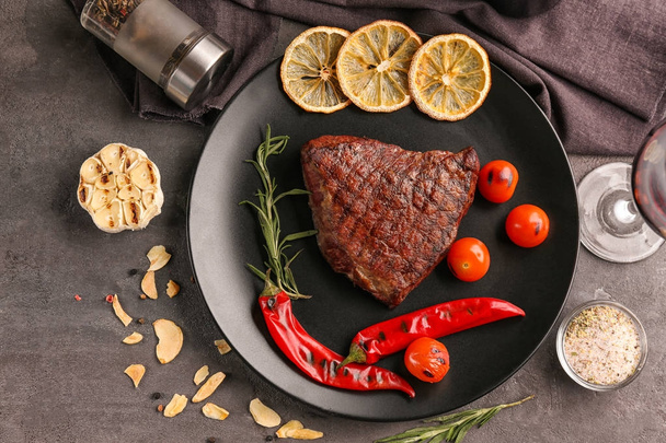Plate with yummy steak - Foto, Imagem