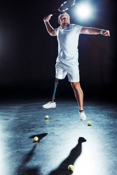 paralympic sportsman playing tennis - 写真・画像