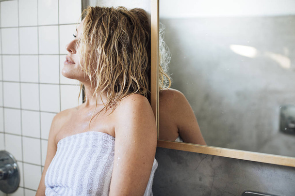 Portrait of Sexy Woman in Bathroom - Zdjęcie, obraz