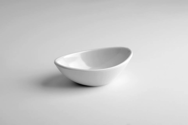 Oval white bowl - Foto, Imagen
