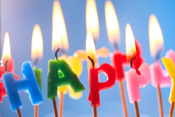 bougies d'anniversaire colorées - Photo, image
