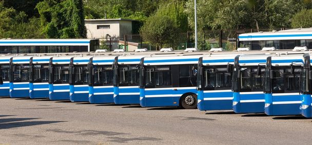 Stadsbussen / openbaar vervoer - Foto, afbeelding