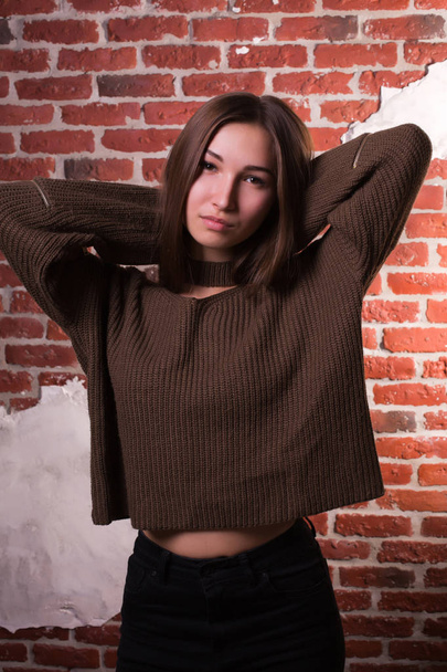 Model test of beautiful brunette model with natural makeup, wear - Foto, imagen