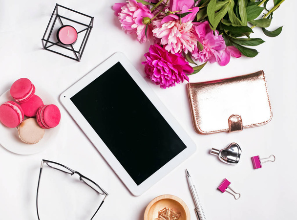 Stylish feminine accessories, peonies and tablet with blank scre - Foto, immagini