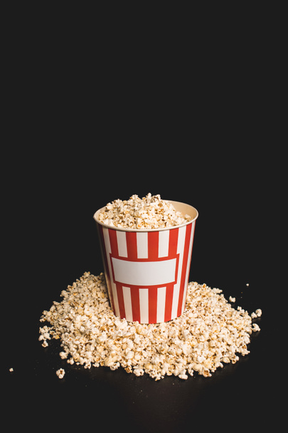 classic striped bucket of popcorn - Фото, изображение