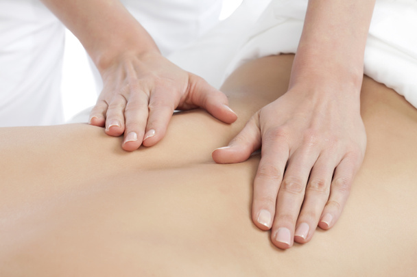 Massage du dos au spa
 - Photo, image