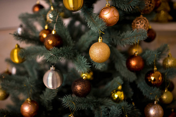 zöld karácsonyi fa - Fotó, kép