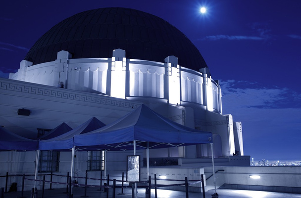 夜のグリフィス天文台 - 写真・画像