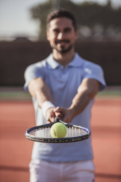 Man playing tennis - Foto, Imagem