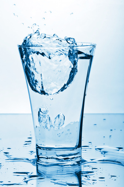 water spatten in glas - Foto, afbeelding