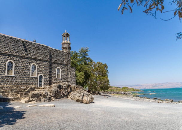 Eglise de la Primauté de Saint Pierre à Tabgha, Israël
 - Photo, image